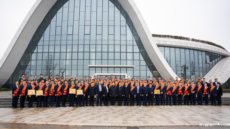 1742120032843215.jpg 合影原图.jpg